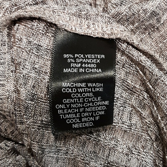 SHIMMERING RIBBED PLATINUM TOP WITH RUFFLE SLEEVES - Picture 5 of 5